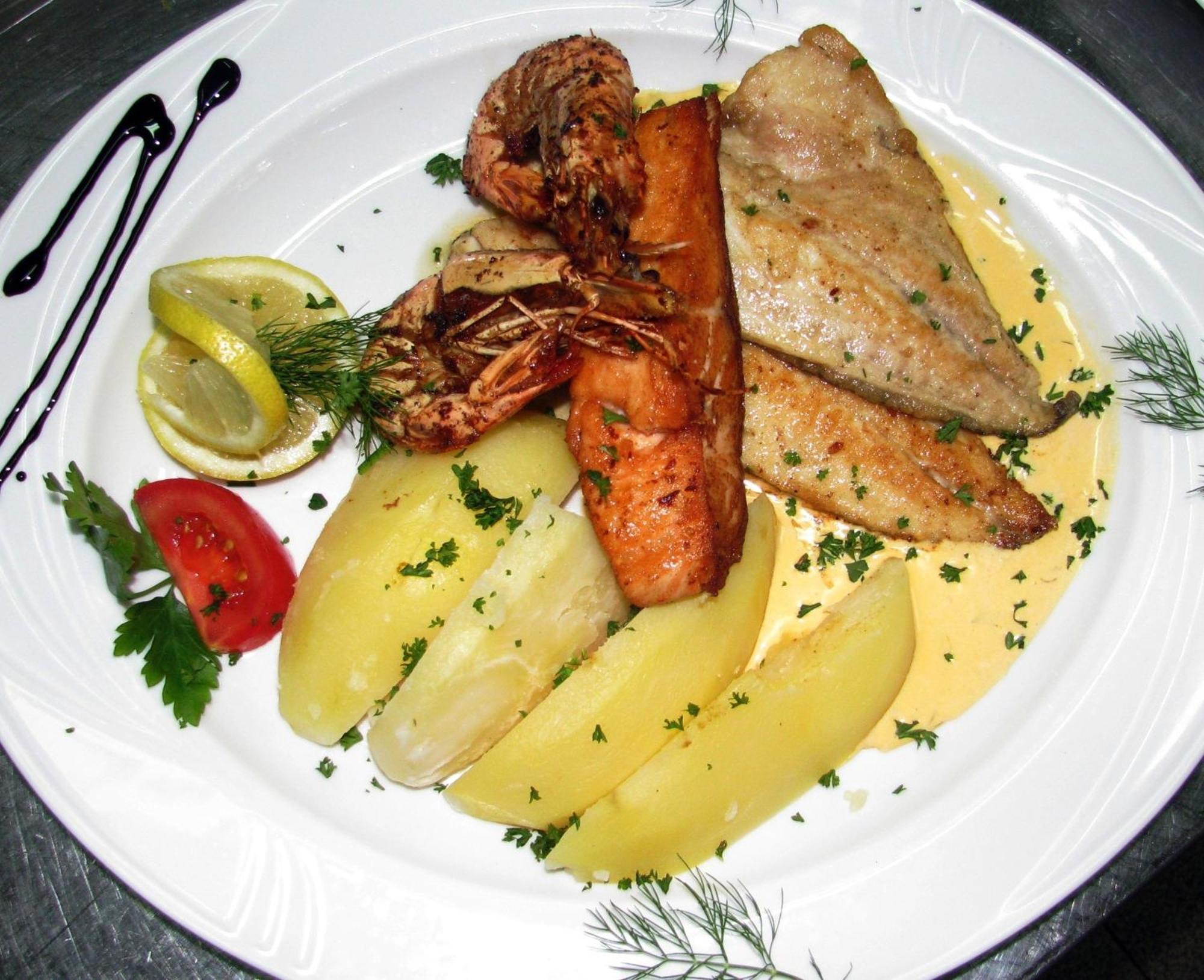 Wellnesshotel & Restaurant Hexenschopf 로핀겐 외부 사진
