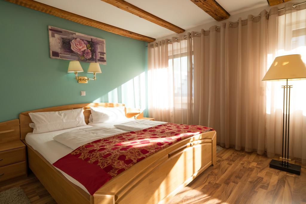 Wellnesshotel & Restaurant Hexenschopf 로핀겐 외부 사진