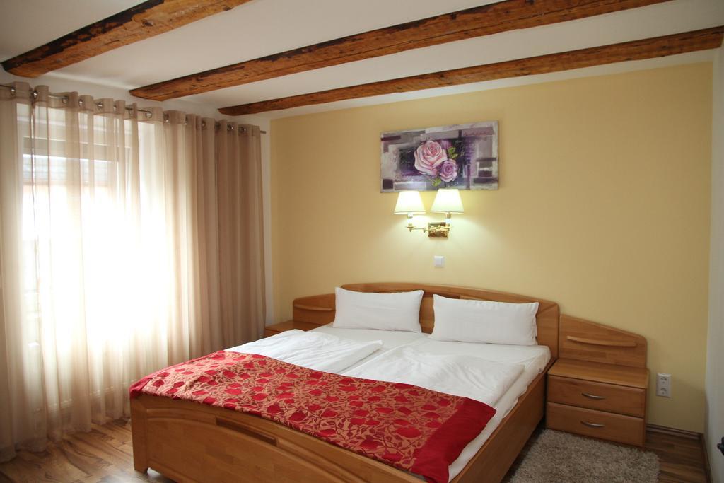 Wellnesshotel & Restaurant Hexenschopf 로핀겐 외부 사진