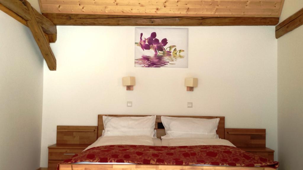 Wellnesshotel & Restaurant Hexenschopf 로핀겐 객실 사진