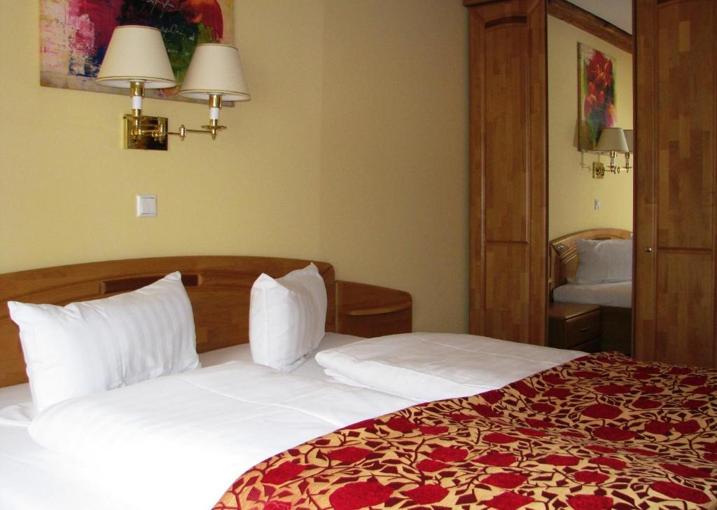 Wellnesshotel & Restaurant Hexenschopf 로핀겐 외부 사진